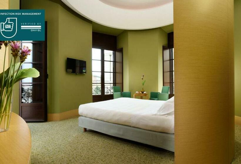 سوییت, Unahotels Napoli