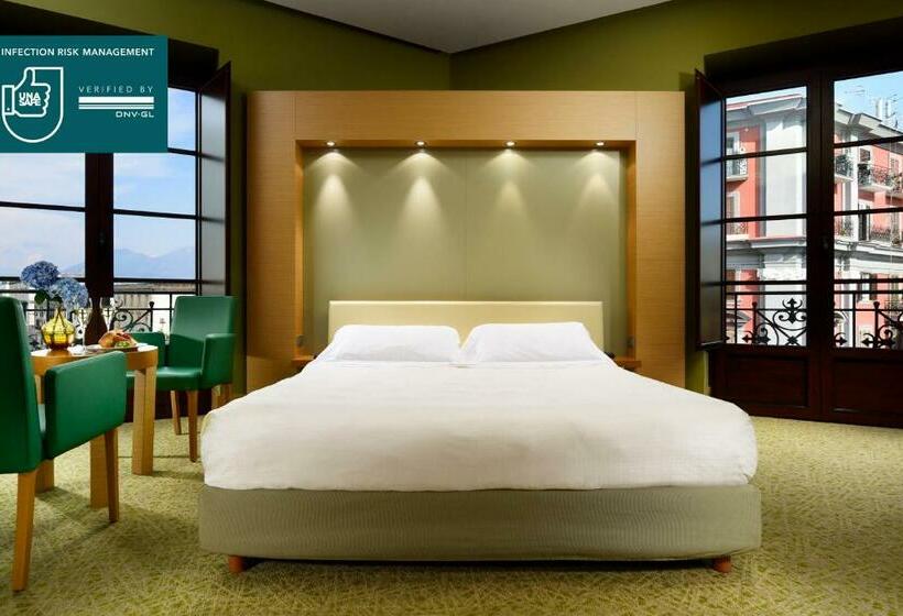 سوییت, Unahotels Napoli