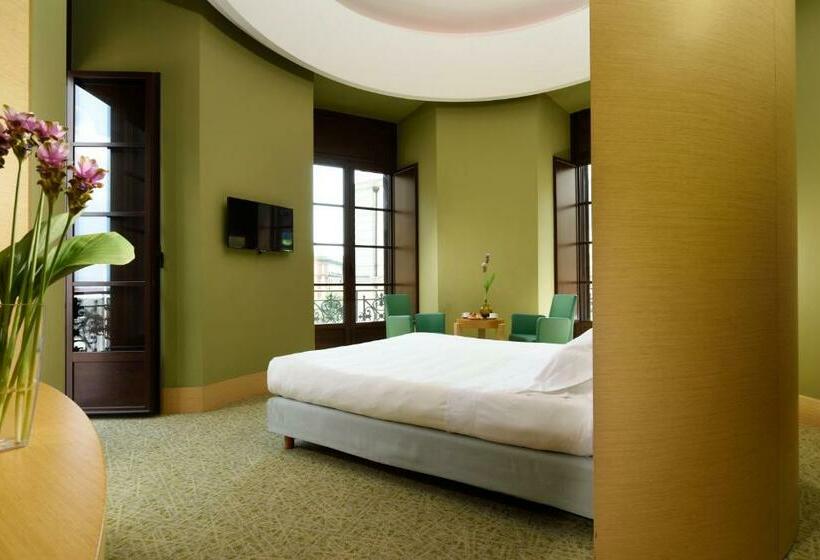 سوییت, Unahotels Napoli