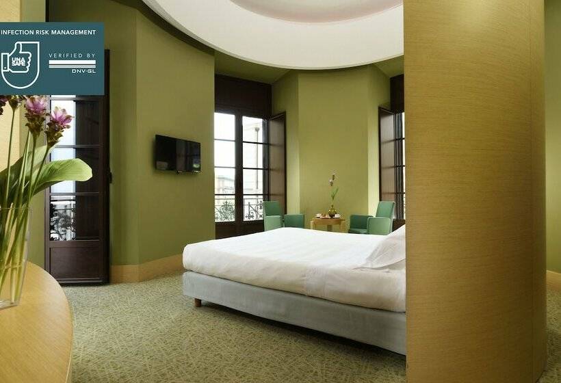 سوییت, Unahotels Napoli