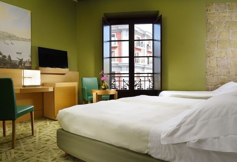 اتاق سوپریور سه تخته, Unahotels Napoli