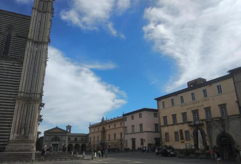 חדר סטנדרט, Virgilio