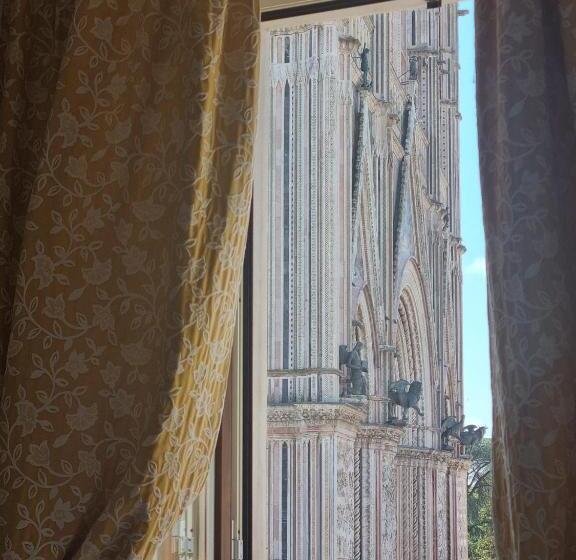 חדר סטנדרט, Virgilio