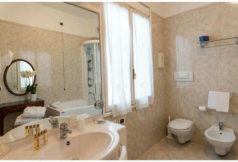 سوییت جونیور, Phi Hotel Canalgrande