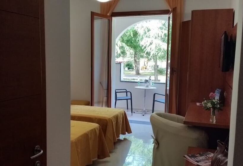 标准三人间, Villaggio Turistico La Mantinera