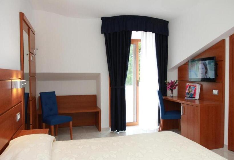 Номер Стандарт, Villaggio Turistico La Mantinera