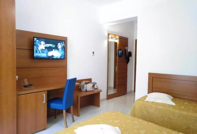 اتاق استاندارد سه نفره, Villaggio Turistico La Mantinera