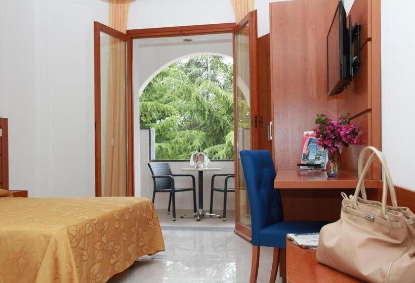 Номер Стандарт, Villaggio Turistico La Mantinera
