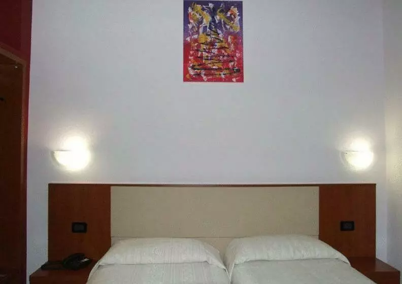 اتاق استاندارد سه نفره, Eco Art Hotel Statuto