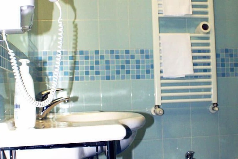 غرفة قياسية ثلاثية, Eco Art Hotel Statuto