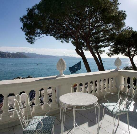 סוויטת דלוקס נוף לים, Grand Hotel Miramare