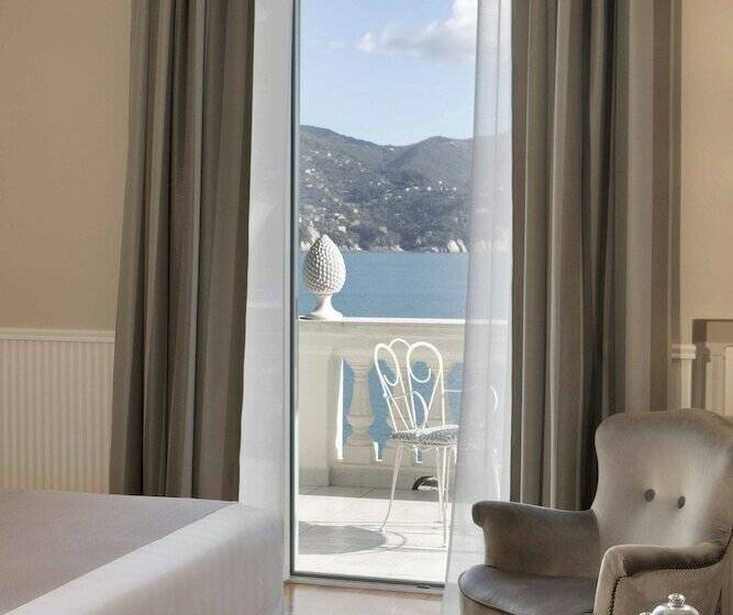 Deluxe Suite Sea View, Grand Hotel Miramare