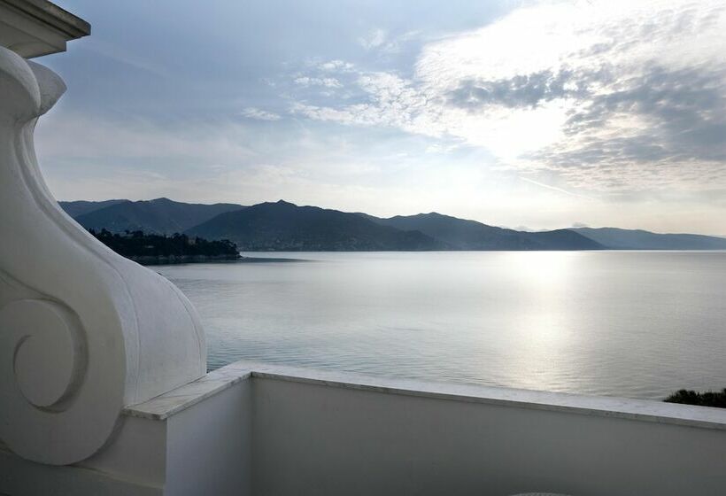 סוויטת דלוקס נוף לים, Grand Hotel Miramare