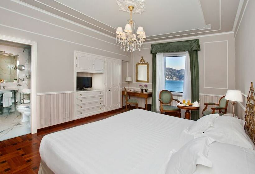 חדר דלוקס נוף לים, Grand Hotel Miramare