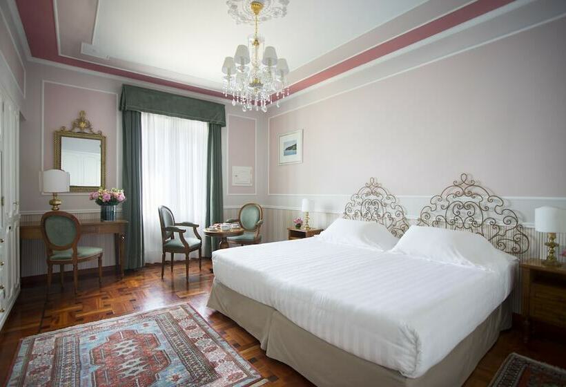 חדר דלוקס נוף לים, Grand Hotel Miramare