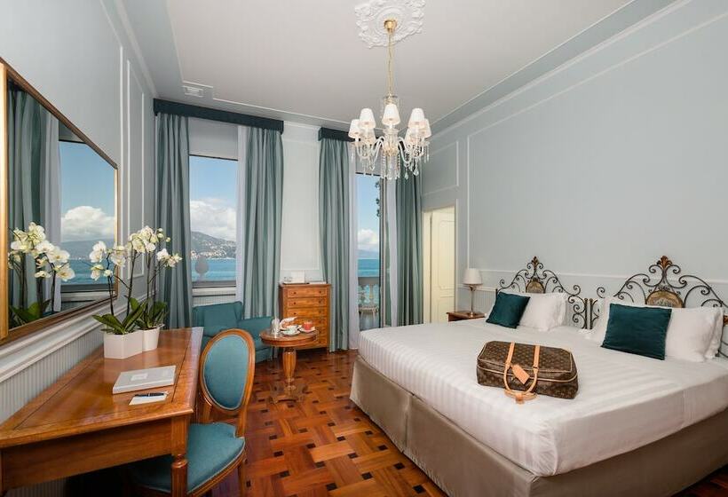 חדר דלוקס נוף לים, Grand Hotel Miramare