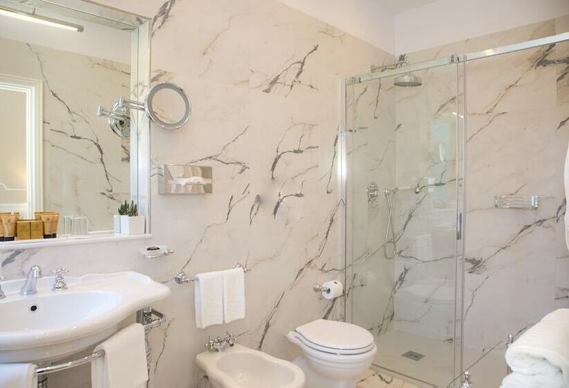 חדר סופריור נוף לפארק, Grand Hotel Miramare