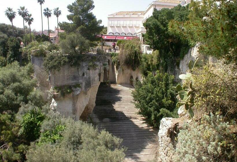 חדר סטנדרט לשלושה, Grand Hotel Villa Politi