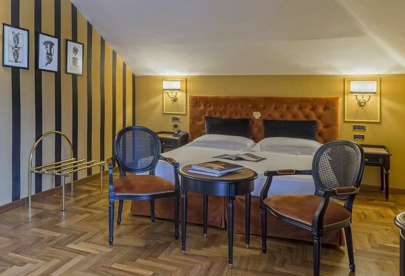 Люкс, Grand Hotel Villa Politi