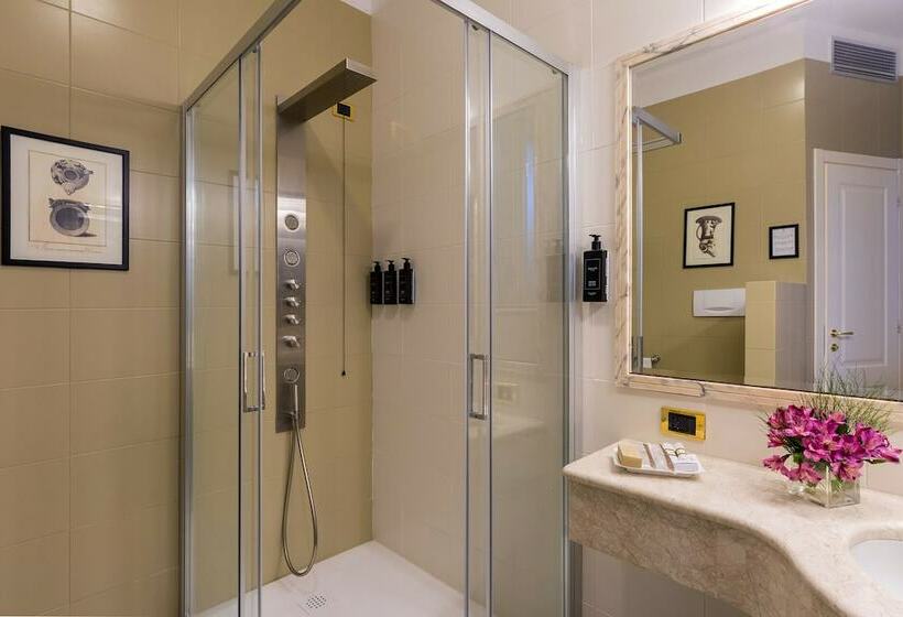 סוויטה, Grand Hotel Villa Politi