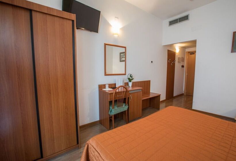 Номер Стандарт Вид на Горы, Aequa