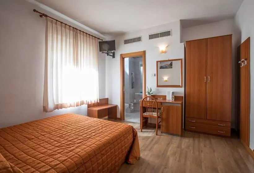 Economy Zimmer, Aequa