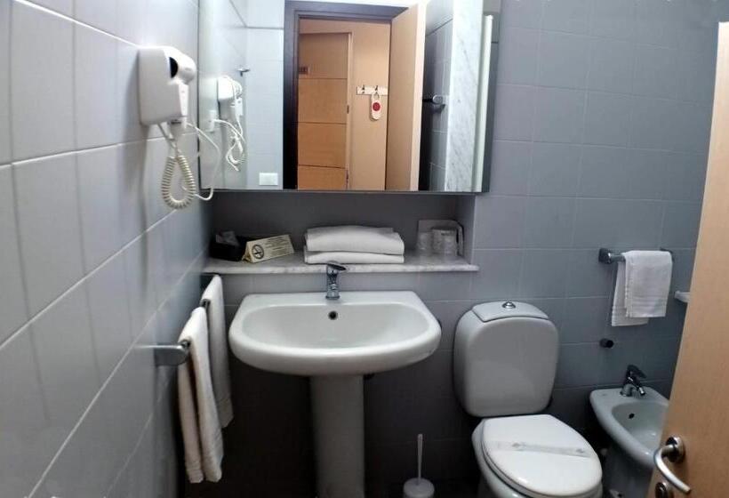 اتاق سوپریور سه تخته, Al Sant Andrea