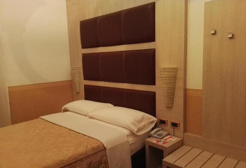 اتاق اکونومی, Unahotels Ala Venezia Adults 16