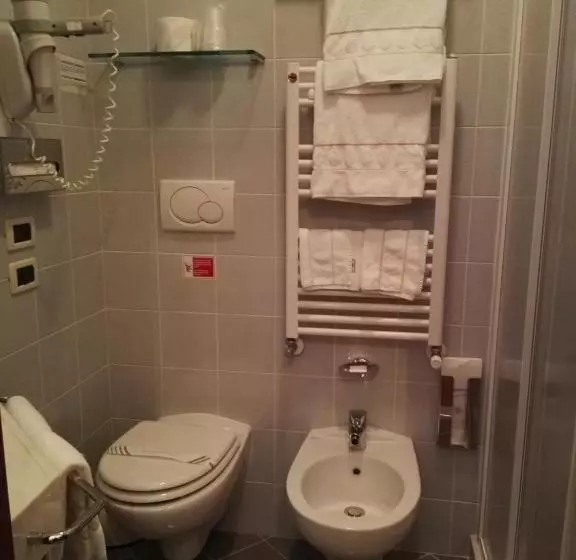 اتاق اکونومی, Unahotels Ala Venezia Adults 16