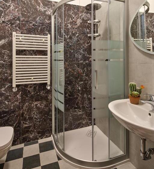 اتاق کلاسیک, Unahotels Ala Venezia Adults 16