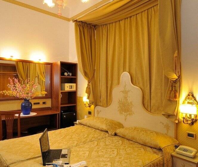 اتاق کلاسیک, Unahotels Ala Venezia Adults 16