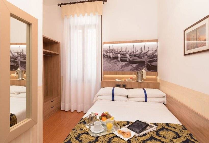 اتاق اکونومی, Unahotels Ala Venezia Adults 16