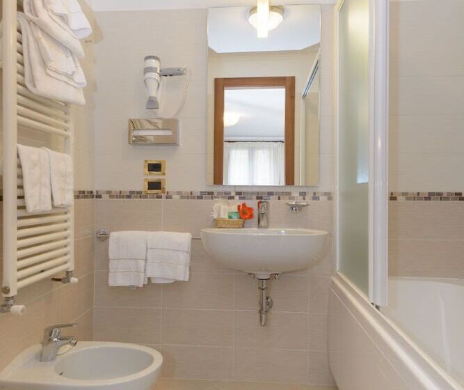 اتاق سوپریور, Unahotels Ala Venezia Adults 16