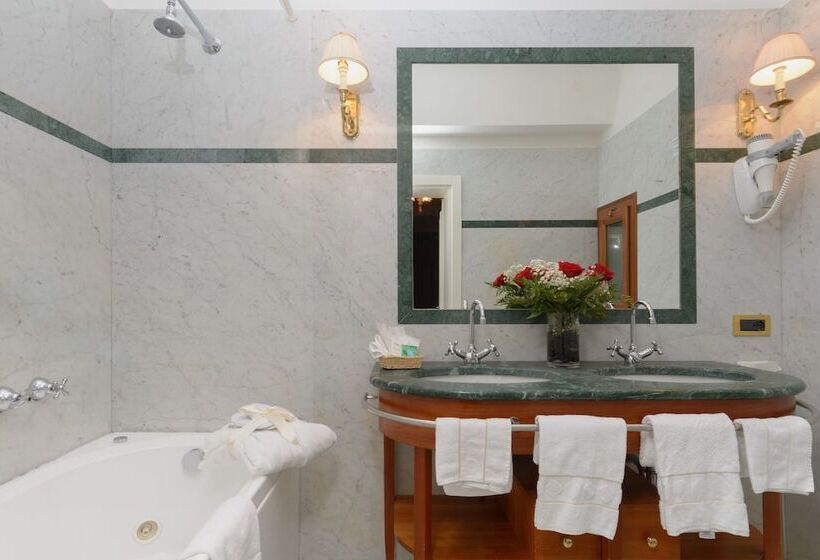 اتاق لوکس, Unahotels Ala Venezia Adults 16