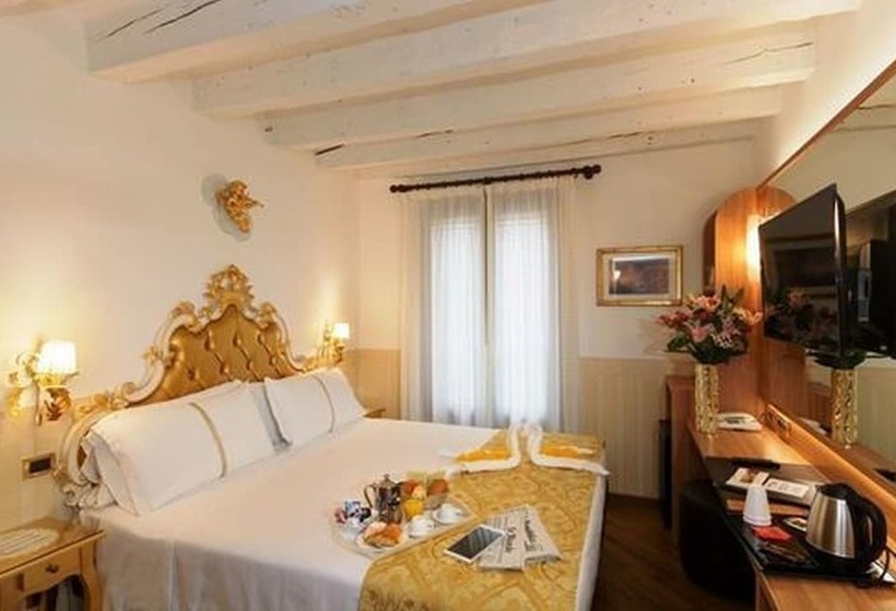 اتاق لوکس, Unahotels Ala Venezia Adults 16