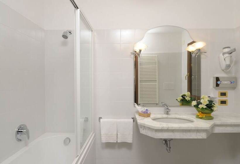 اتاق کلاسیک یک تخته, Unahotels Ala Venezia Adults 16