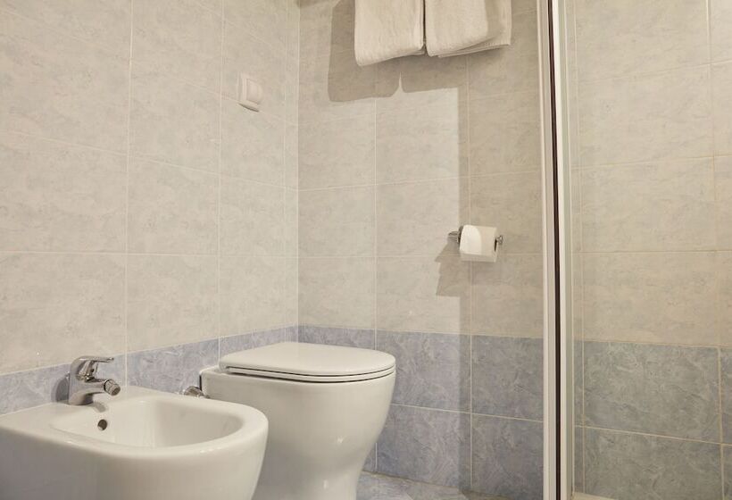 Номер Стандарт Боковой Вид на Море, Albergo Celeste