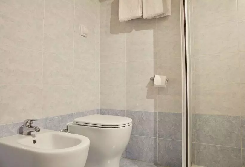 اتاق اساندارد با چشم‌انداز جانبی به دریا, Albergo Celeste