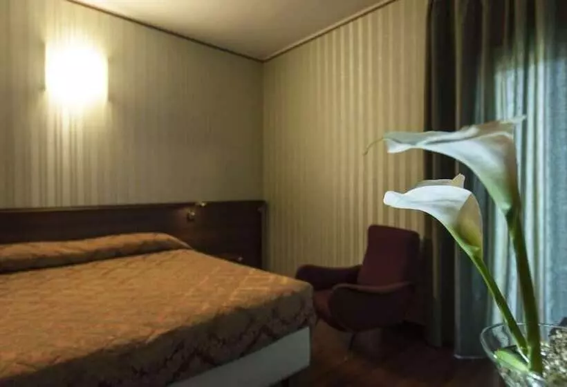 اتاق استاندارد سه نفره, Albergo Miramonti