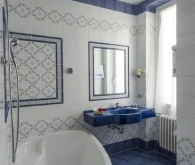 غرفة سوبيريور, Astoria