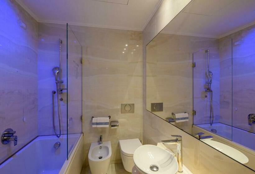 غرفة ديلوكس, Astoria