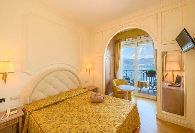 غرفة ديلوكس, Astoria