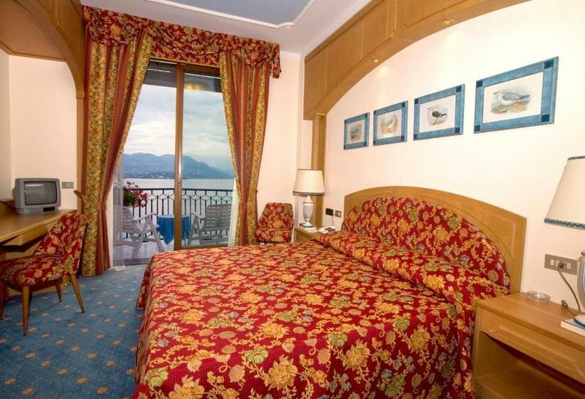 غرفة ديلوكس, Astoria