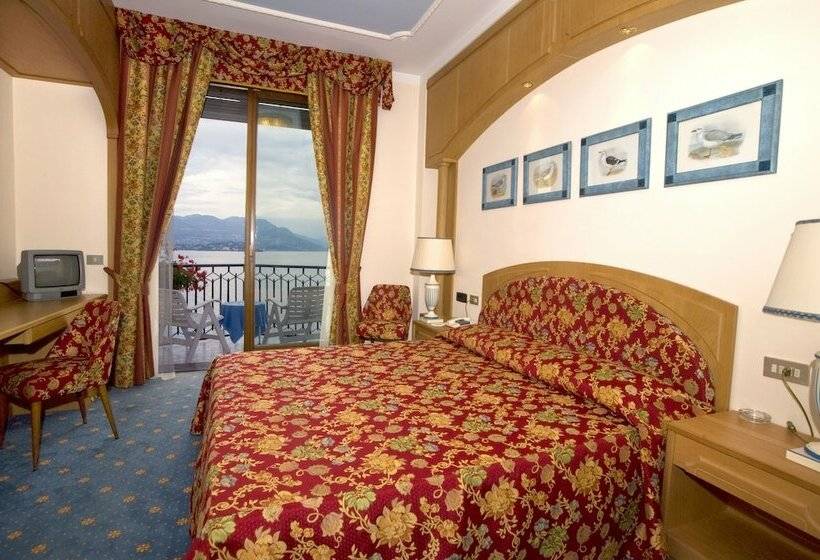 غرفة ديلوكس, Astoria