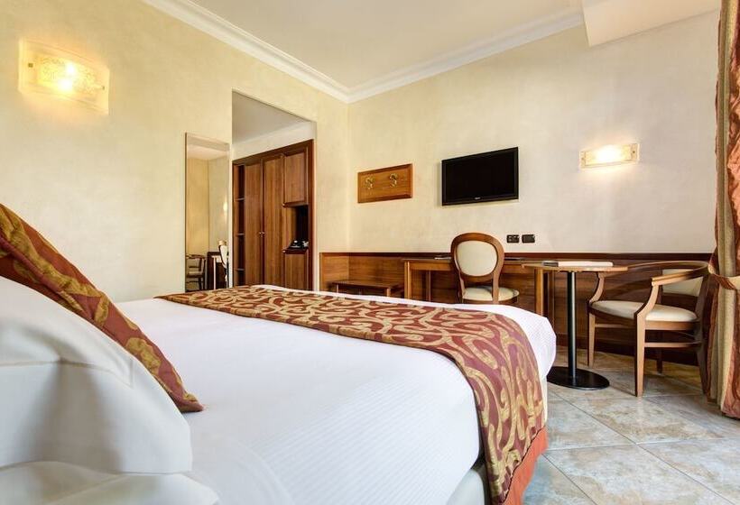 Chambre Supérieure, Athena