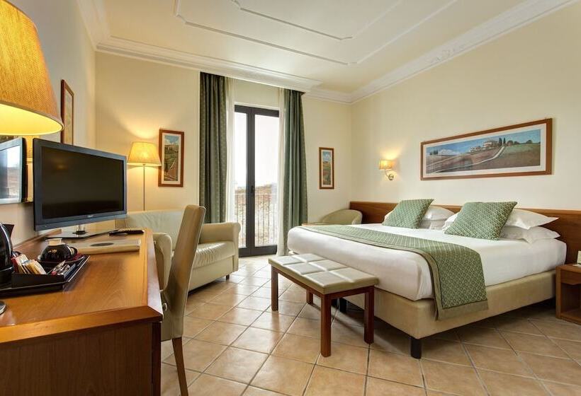 Chambre Triple Standard, Athena