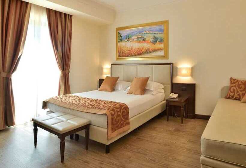 Chambre Triple Standard, Athena