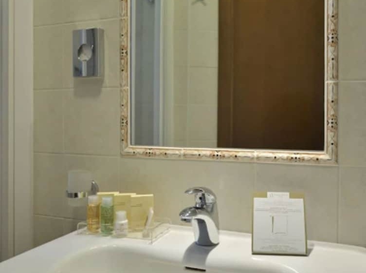 Chambre Economy, Athena