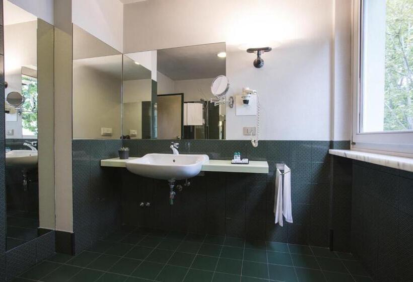 اتاق لوکس, Buonconsiglio