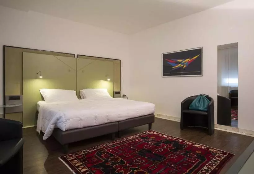 اتاق لوکس, Buonconsiglio